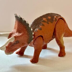 Jurassic World Park Rivals Roarivores Triceratops Dinosaur